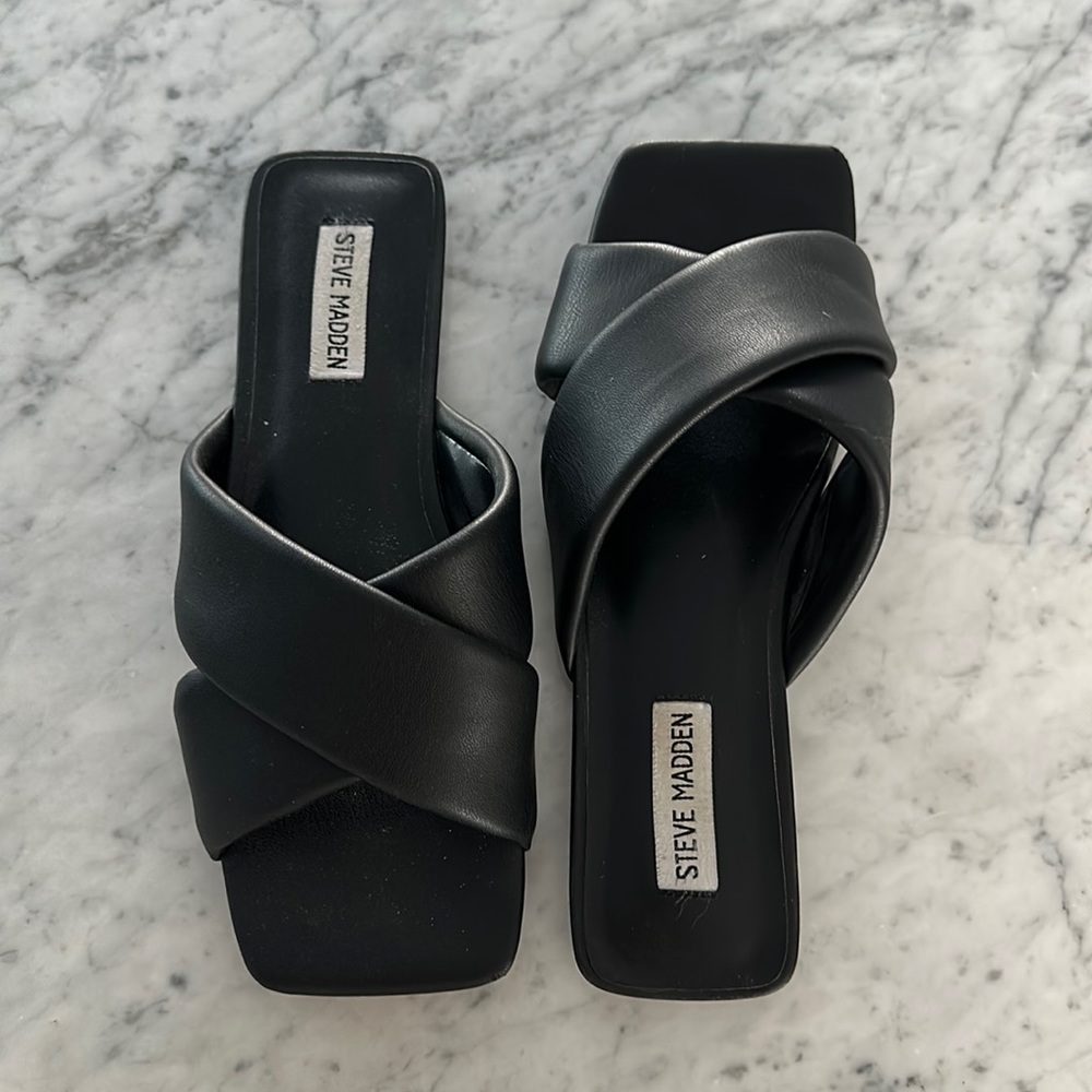 WOMENS STEVE MADDEN BLACK SANDALS